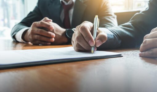 شركة متخصصة في ترجمة العقود والاتفاقيات